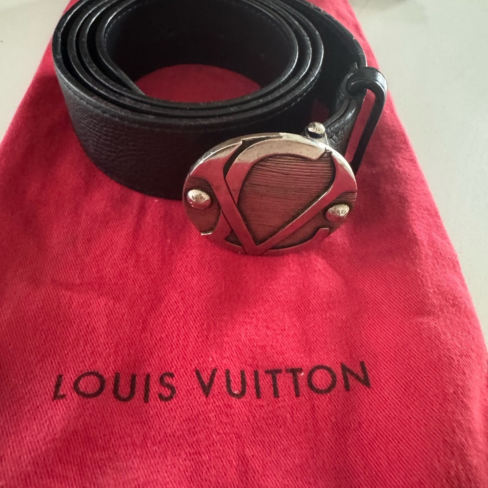 Louis Vuitton Black and Silver Belt with Iconic LV Buckle - Picture 4 of 8